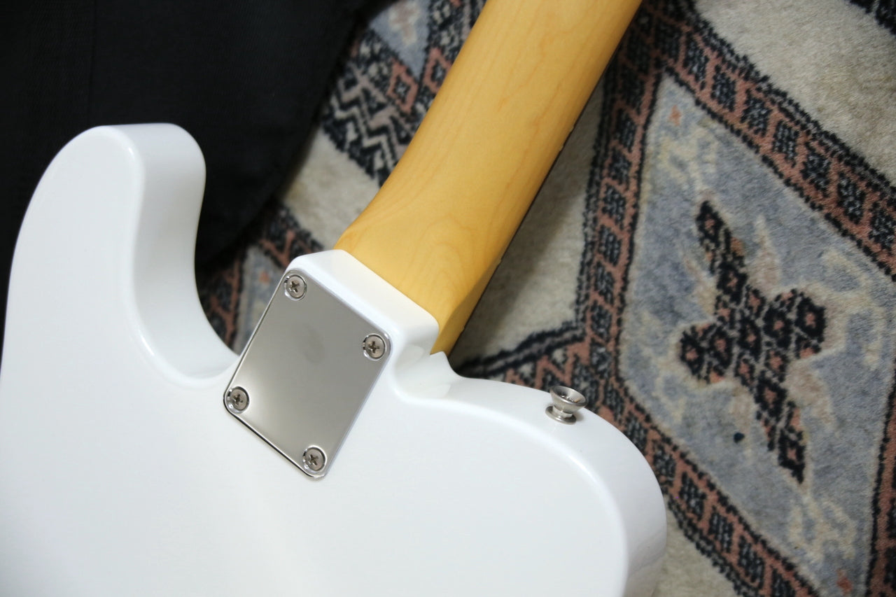 Fender Made in Japan Hybrid 60s Telecaster Arctic White 2020 w/ Monty's '68 Telecaster Raw Nickel Set