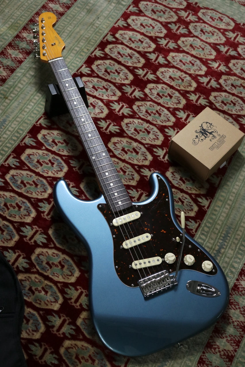 Fender Japan Stratocaster Blue Metallic w/ Monty's Full Monty Stratocaster Set