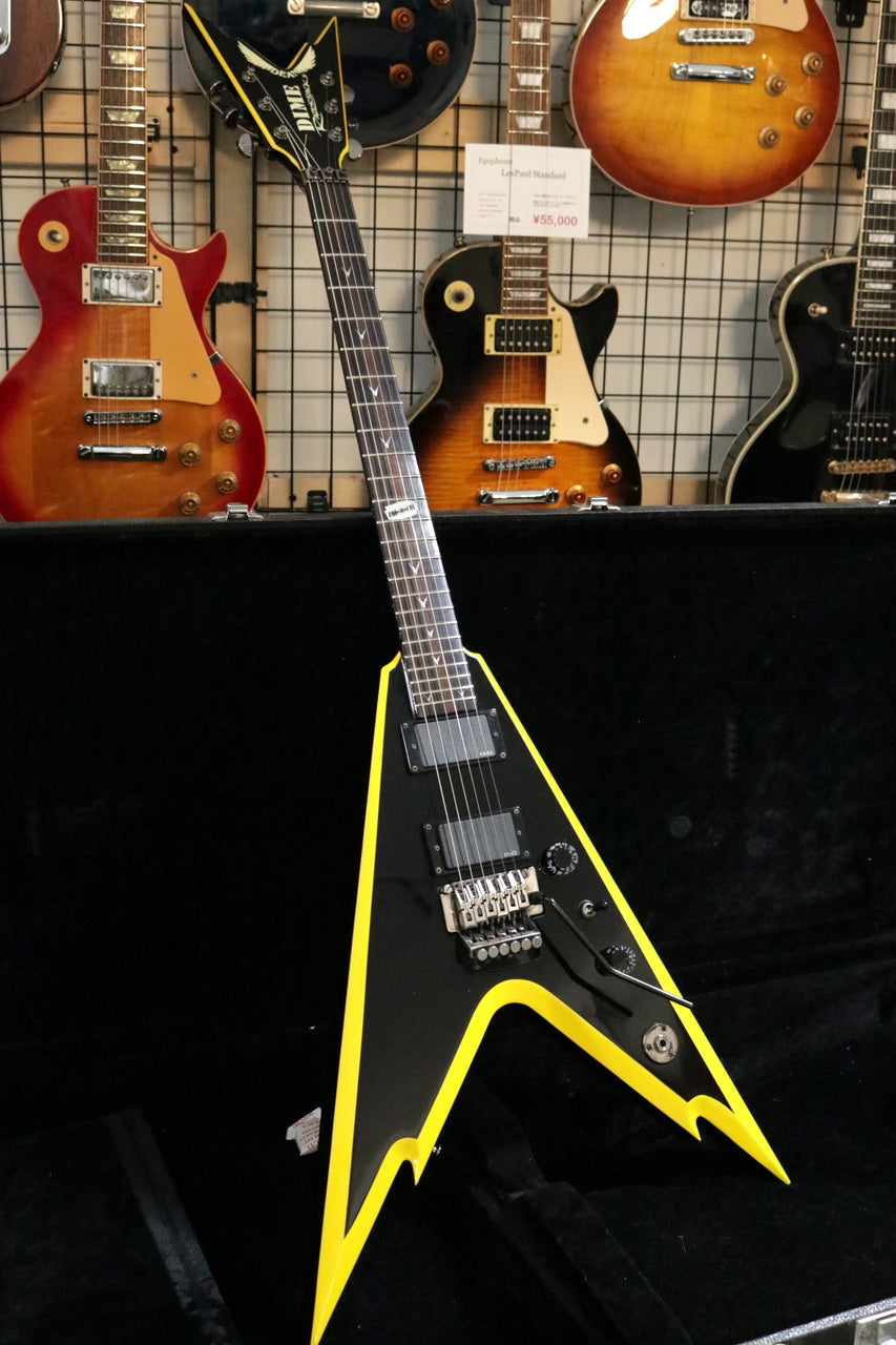 DEAN Razorback V 255 Classic Black with Yellow Bevels 2007