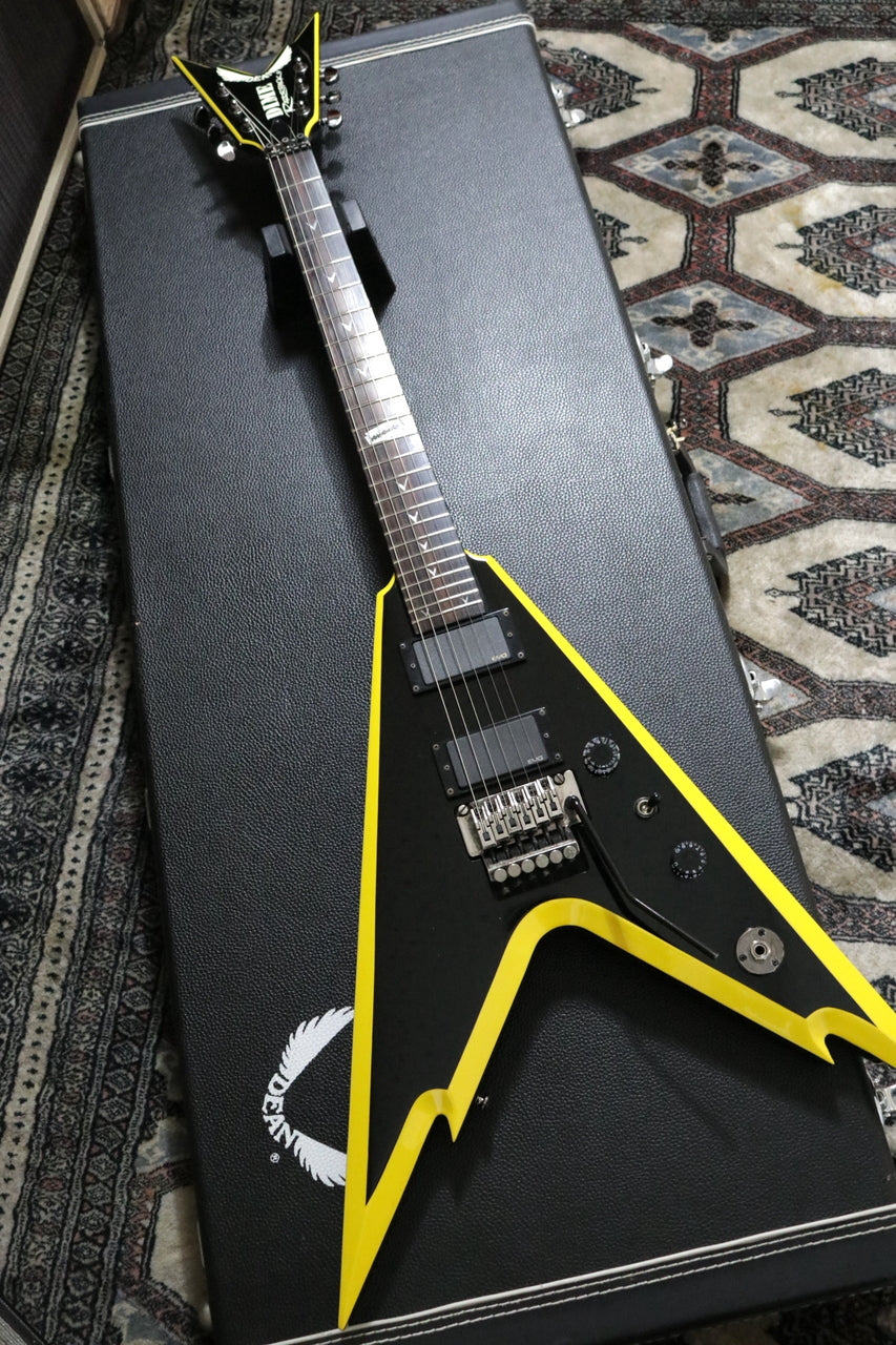 DEAN Razorback V 255 Classic Black with Yellow Bevels 2007