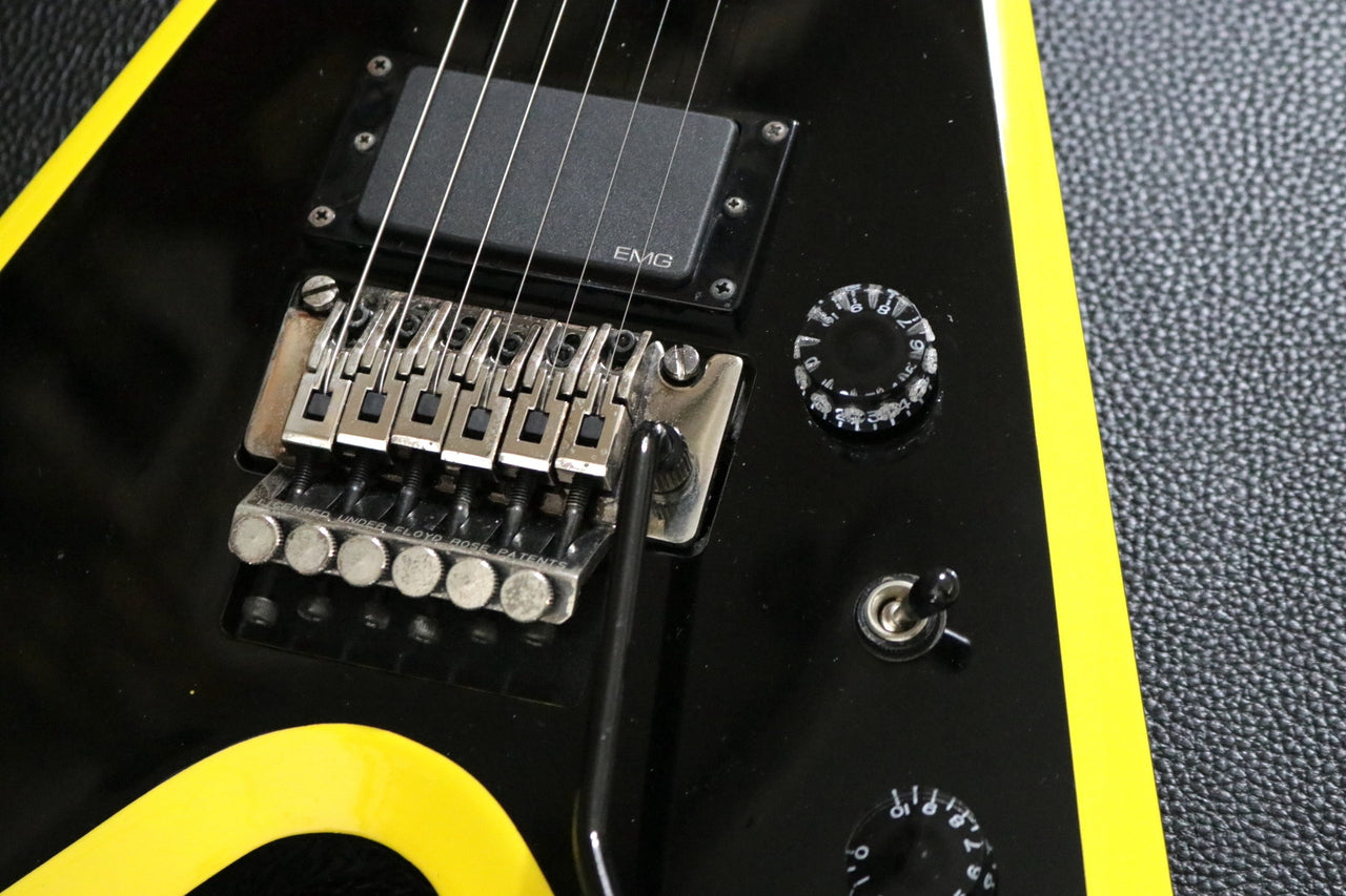 DEAN Razorback V 255 Classic Black with Yellow Bevels 2007