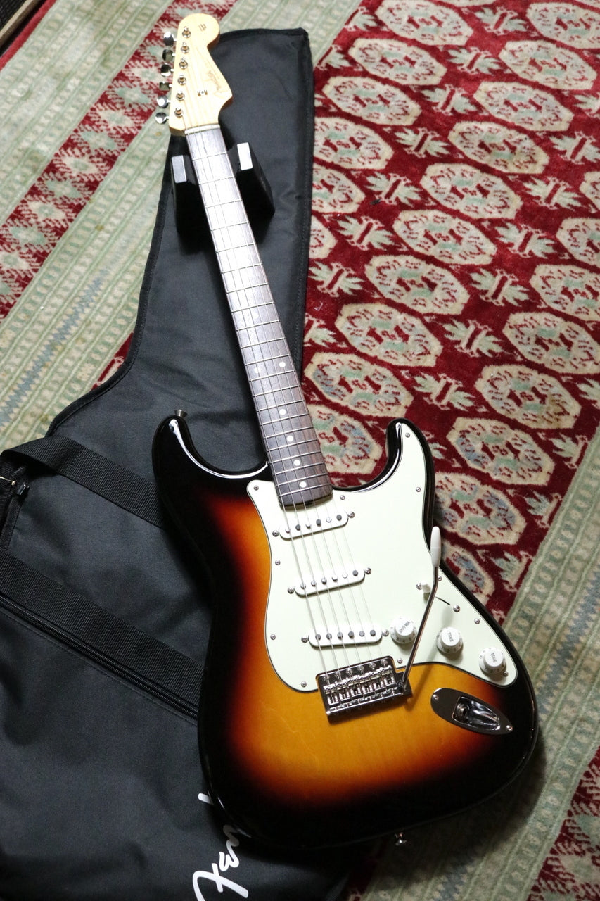 Fender Made in Japan Traditional '60s Stratocaster RW 3CS 2024