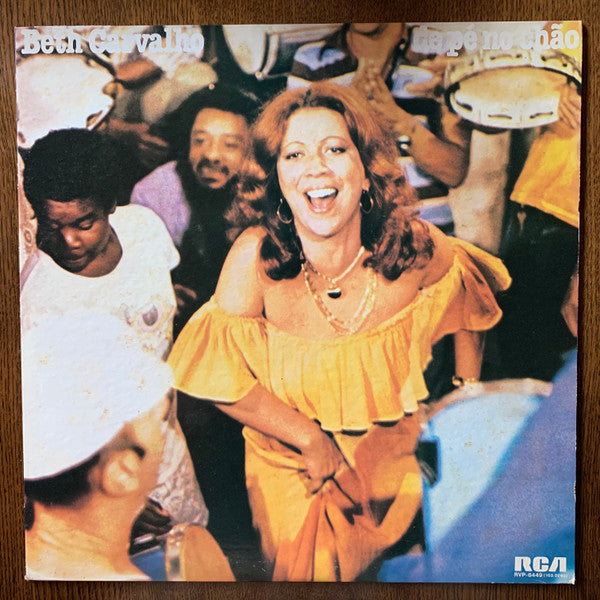 Beth Carvalho - De Pé No Chão (LP, Album)